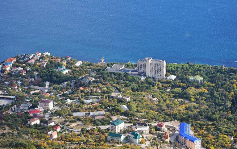 Războaiele funciare ale bogătașilor. Rusia transformă Crimeea într-o ruină ecologică