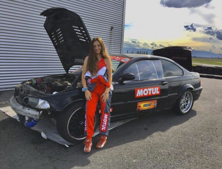 La numai 14 ani, Alice Ene devine cea mai tânără „Regină a Drift-ului” din lume