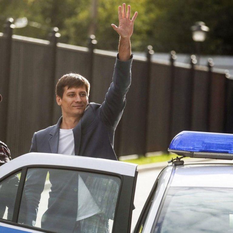 Un deputat rus de opoziție anunță că a fugit în Ucraina