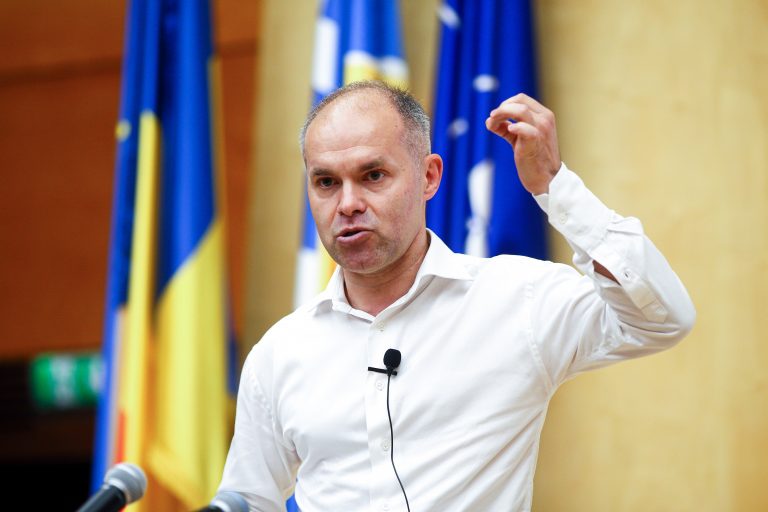 Daniel Funeriu, despre anunţul lui Antonescu: Partidele care i-au pus chipiu şi fluierişcă de candidat au ales prost