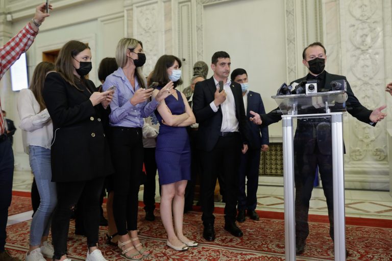 Romania’s centrist Liberal-led government survives no-confidence vote