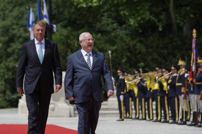 VIDEO | Vizita președintelui Israelului în România. Iohannis: România consideră că atât israelienii, cât şi palestinienii au dreptul să trăiască în pace şi securitate