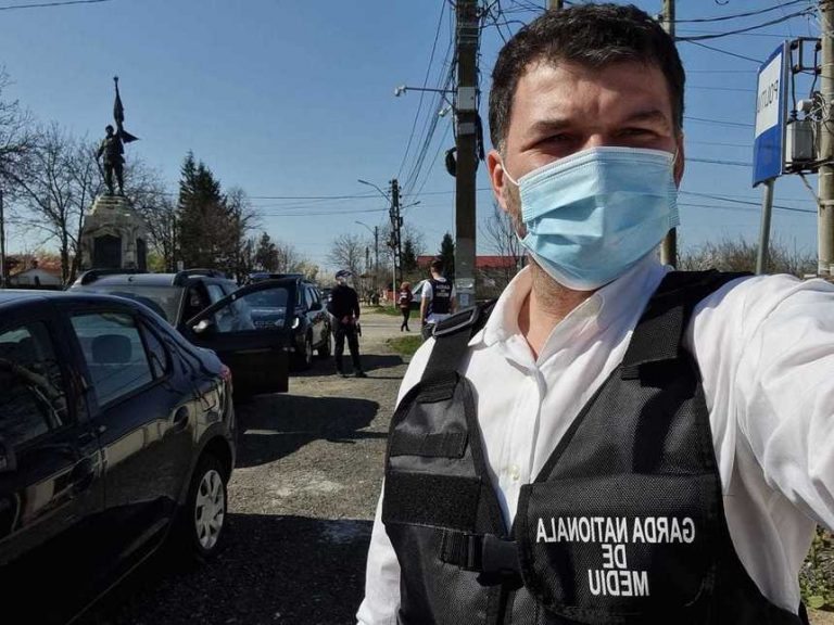Romania’s environment chief calls out wood stoves as major source of air pollution in Bucharest