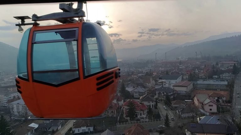 Elena Udrea, printre investitorii celui mai scump proiect imobiliar din România, un cartier unde livrările se vor face cu drone şi va exista o telegondolă spre aeroport