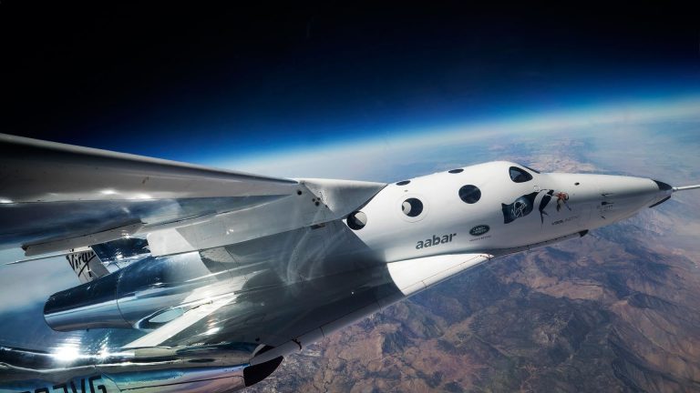 VIDEO | Primii clienţi ai Virgin Galactic au ajuns în spaţiu