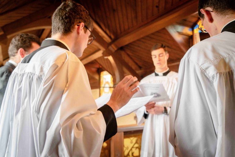 Vaticanul sancționează alți doi episcopi polonezi pentru că au mușamalizat agresiuni sexuale asupra copiilor