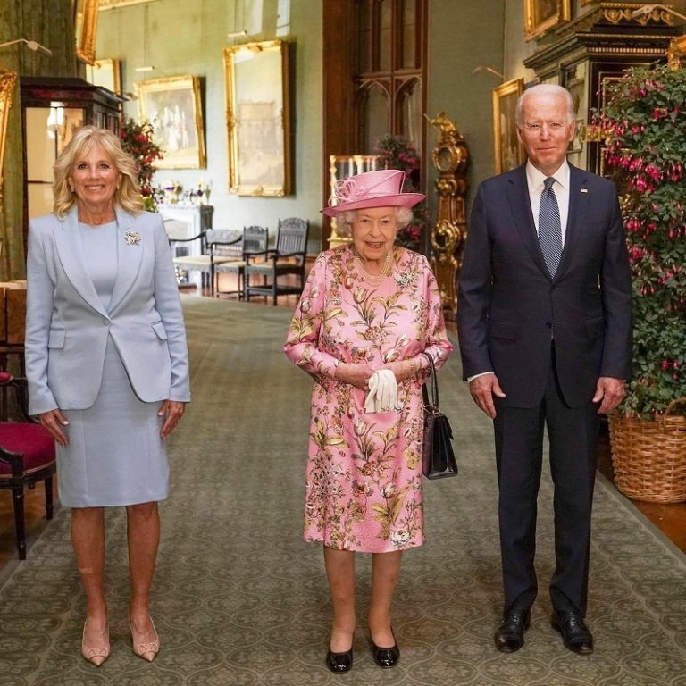VIDEO | Joe Biden, primit de regina Elizabeth a II-a la Castelul Windsor