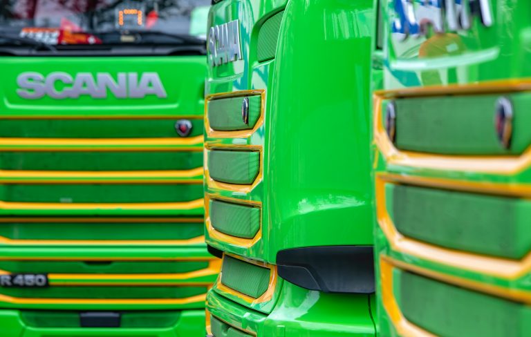 Când ar putea interzice Comisia Europeană comercializarea maşinilor cu motoare diesel și pe benzină