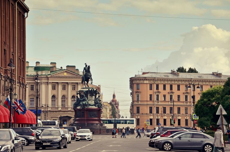 Patru răniţi în Rusia, într-un atac cu cuţitul la Sankt Petersburg