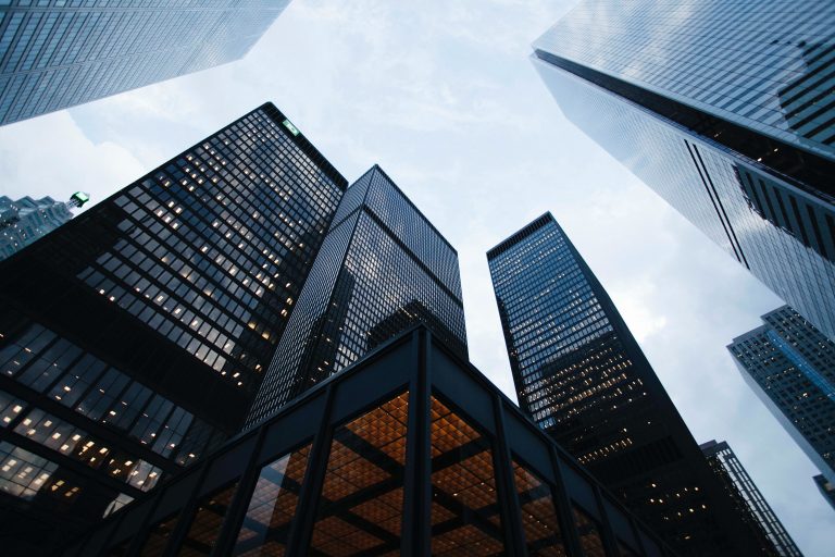 Acordul global privind impozitarea corporaţiilor acutizează un conflict profund dintre Germania, Franţa şi Italia şi Irlanda, Luxemburg şi Olanda