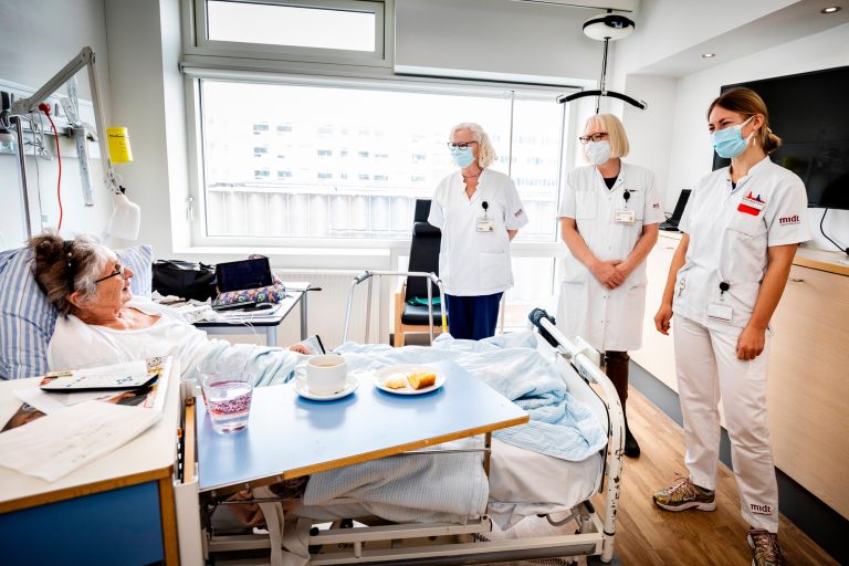 Romania tries to solve its medical crisis with non-EU doctors