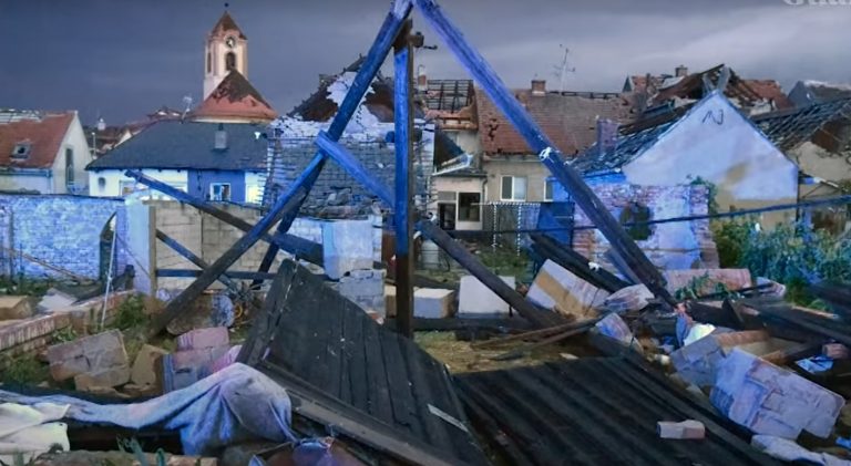 VIDEO | Urmările devastatoare ale tornadei din Cehia: Cel puțin trei morți, zeci de răniți, localități distruse