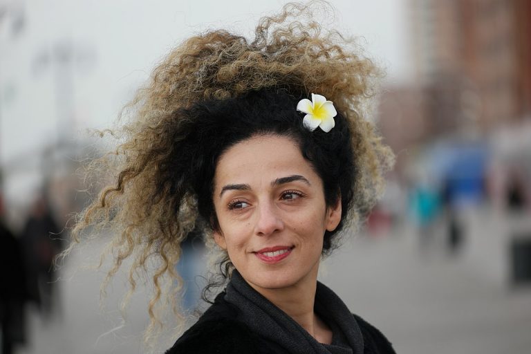 FBI: Patru agenţi iranieni au planificat răpirea unei jurnaliste la New York
