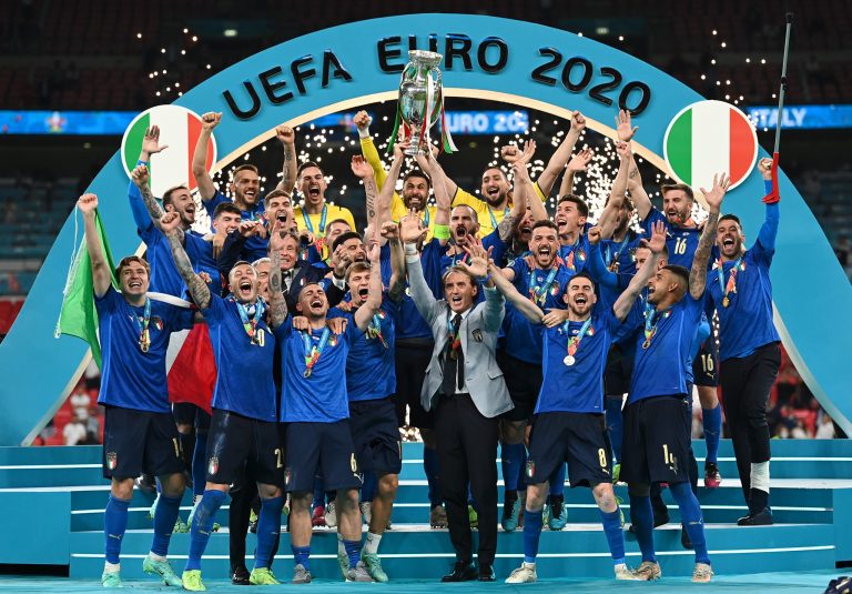 Italia este noua campioană europeană. O finală de infarct