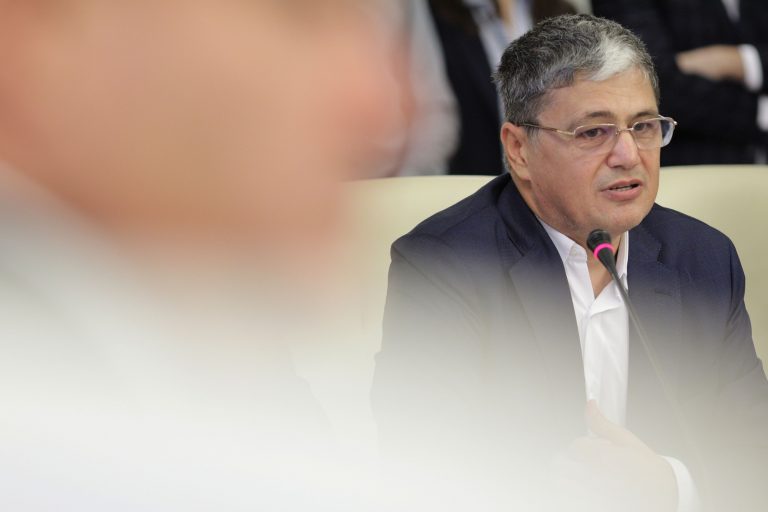 Marcel Boloş: După Comisia Europeană, ne atrage atenţia şi FMI / Deficitul bugetar trebuie redus: Miza? Riscul să pierdem 75 miliarde euro