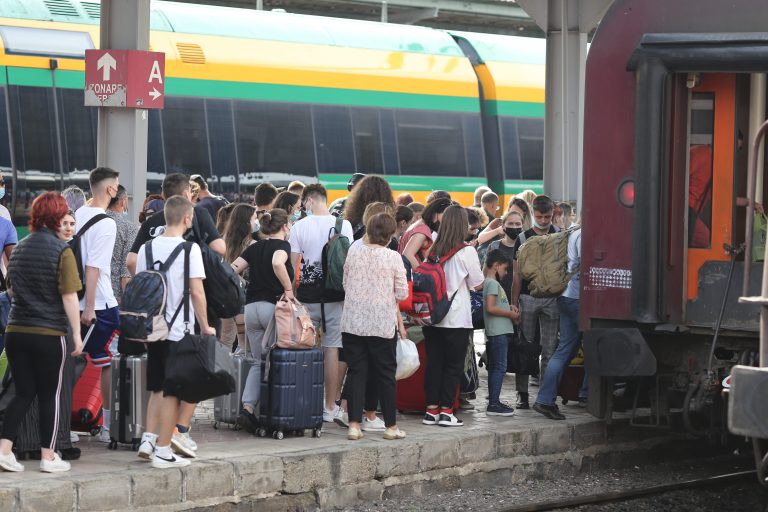 Vijeliile au perturbat traficul feroviar: întârzieri de sute de minute, mai multe trenuri anulate