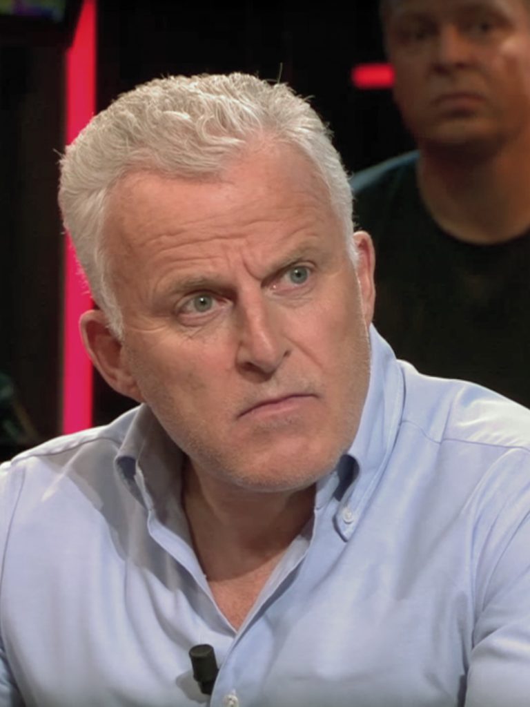 Cunoscut jurnalist olandez, grav rănit cu focuri de armă. Primăriţa Amsterdamului: „El luptă pentru a rămâne în viaţă”