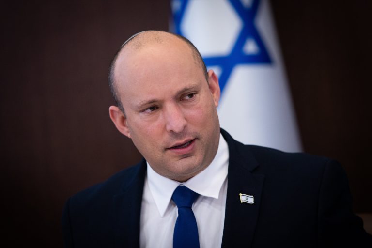 Planul Israelului de a solicita certificat verde la mall-uri a fost respins. Premierul Bennett, în carantină, din cauza Omicron