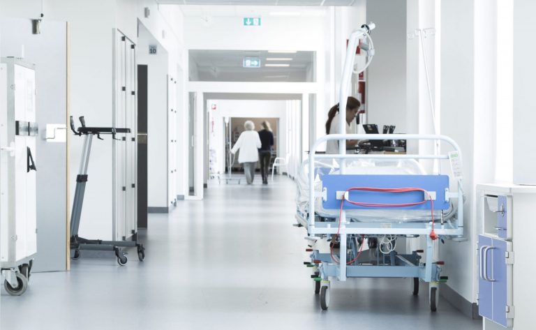 Lege promulgată: Pacienţii vor putea face donaţii spitalelor, în loc să ofere „atenții” medicilor