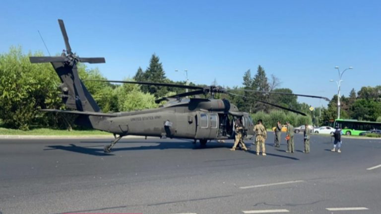UPDATE. VIDEO  | US military helicopter makes forced landing in major square in Romanian capital