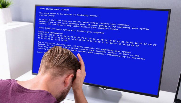 Progres tehnologic: Ecranul albastru, o bătaie de cap pentru utilizatorii de computere, devine negru în Windows 11