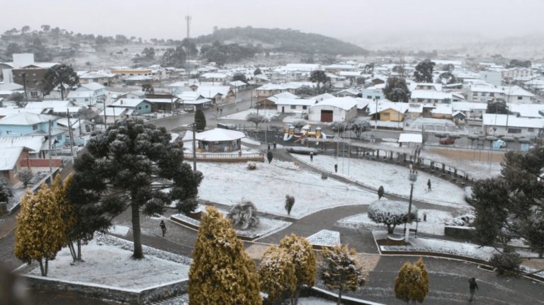 VIDEO | Masă de aer polar în sudul Braziliei. „Am 62 de ani şi nu am văzut niciodată zăpadă până acum”