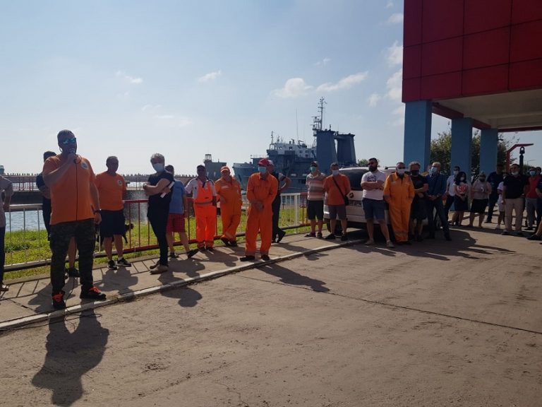 Protest la ARSVOM după anunţul ministrului Transporturilor de desfiinţare a instituţiei. „Domnul Drulă a făcut-o probabil la supărare sau la interese de grup”
