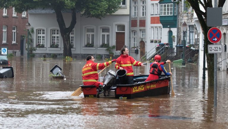 Numărul victimelor în urma inundațiilor din Germania și Belgia a ajuns la 153