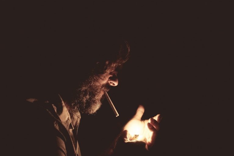 Philip Morris cere Guvernului britanic să interzică ţigările