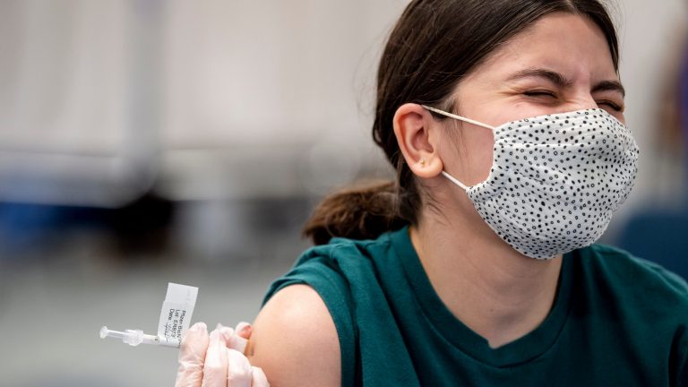 Ţări care au luat măsuri în faţa riscului de inflamaţii cardiace asociat vaccinurilor mARN