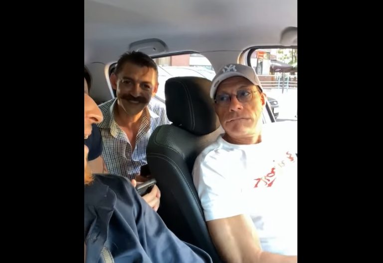 VIDEO | Van Damme, viral pe net. A fost filmat ascultând manele într-o mașină, alături de mai mulți români