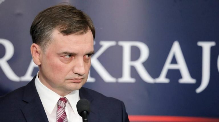 Oficial de la Varșovia: Polonia nu ar trebui să rămână în UE cu orice preț. „Convingerea că UE este unchiul cel bun care ne dă bani este pur și simplu propagandă”