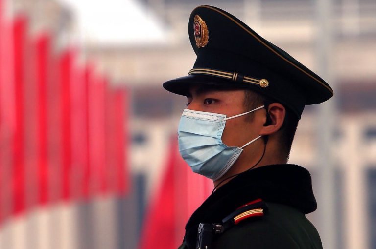 Un oraş chinez cu 3,2 milioane de locuitori intră în lockdown după descoperirea a 35 de cazuri de COVID-19