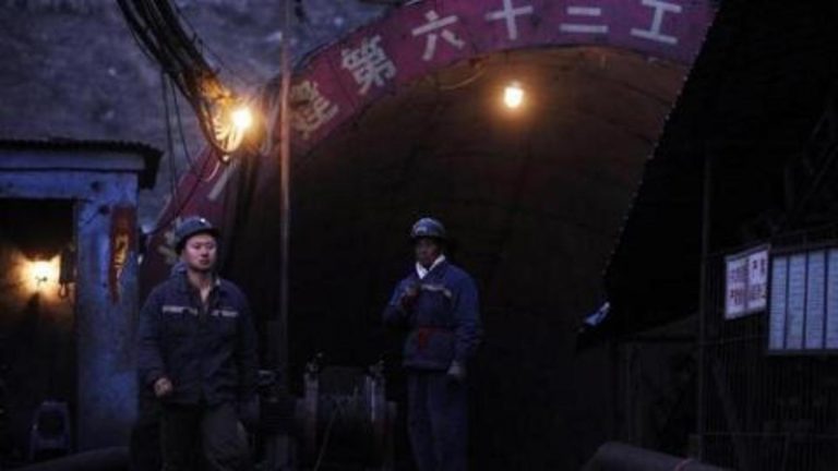 China redeschide mai multe mine de cărbune pe fondul penuriei de electricitate