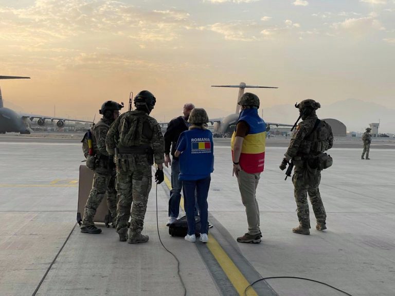 Romanian military airlifts one national from Kabul