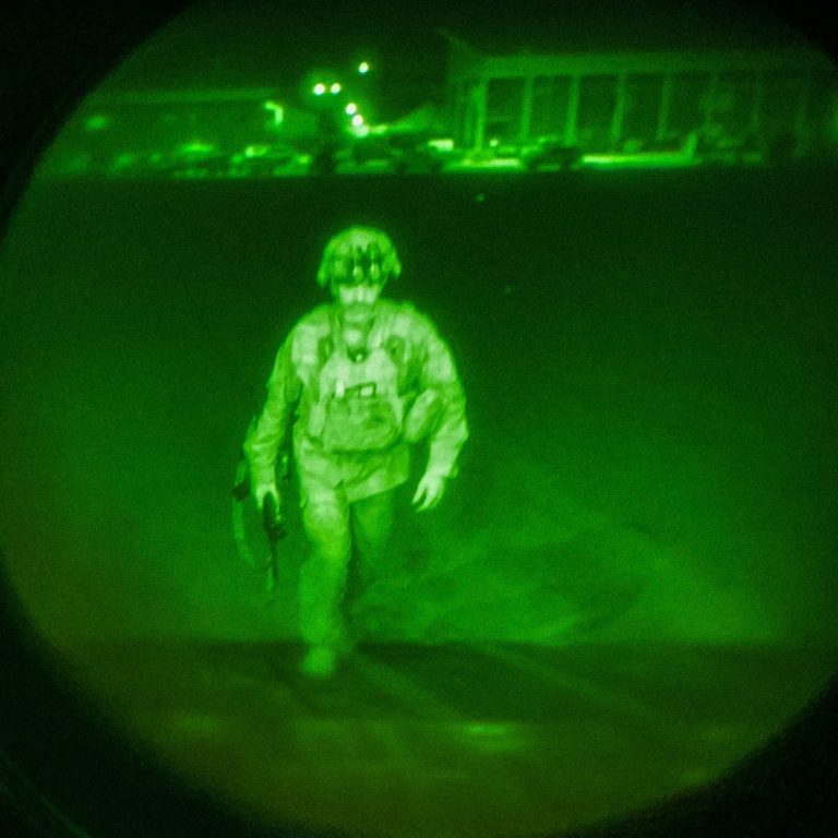 Sfârșitul retragerii militare americane. Imaginea cu ultimul militar SUA care părăsește Afganistanul