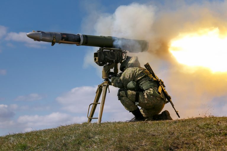 Situația din Afganistan determină Rusia să-și întărească baza din Tadjikistan cu rachete ghidate antitanc
