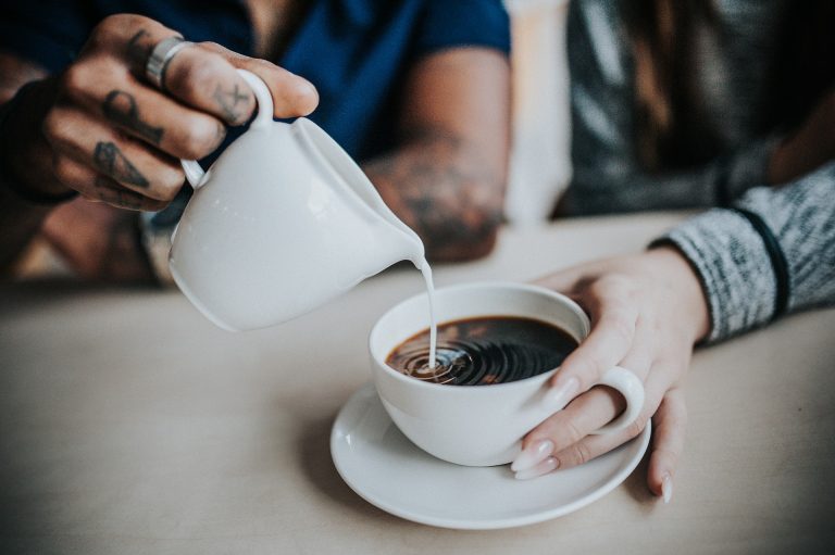 Cei doi factori care aruncă prețul cafelei la recorduri multianuale