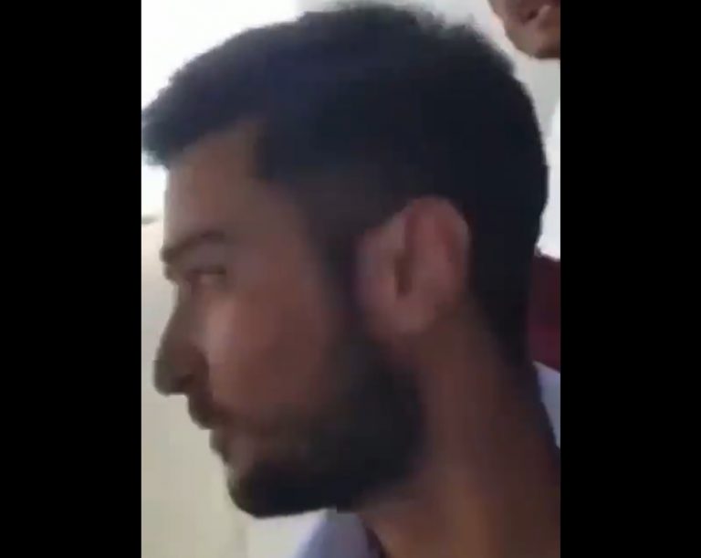VIDEO | Noi imagini cutremurătoare de pe aeroportul din Kabul: Afganii care voiau să fugă din țară agățați de avion s-au filmat în timpul decolării