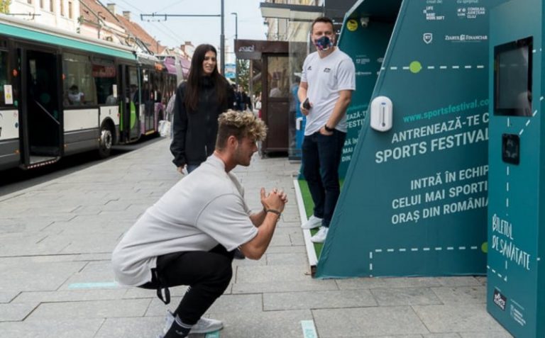 Squat and ride. Romanian city offers residents free bus ride for 20 squats