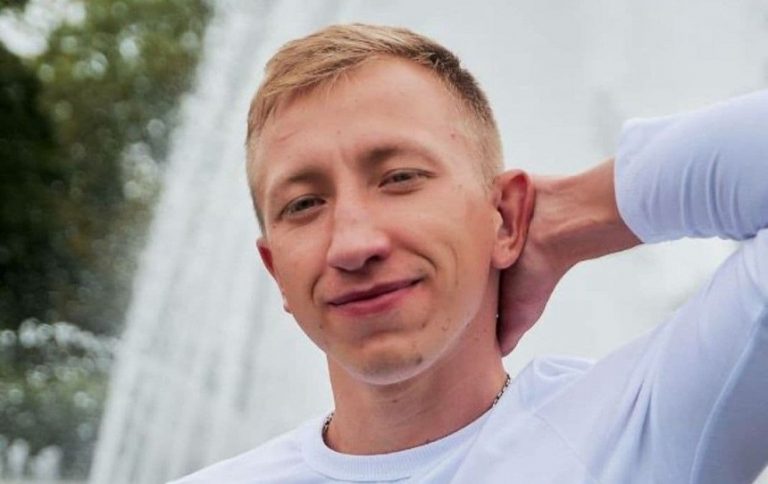 UPDATE: Șeful unei organizații din Kiev care îi ajuta pe belarușii persecutați a fost găsit spânzurat într-un parc