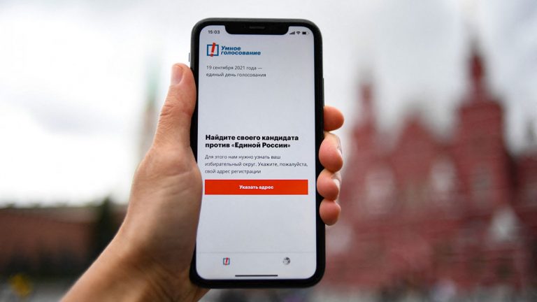 Aplicaţia de „vot inteligent” a lui Navalnîi, dispărută de pe Google şi Apple, pe fondul alegerilor legislative din Rusia