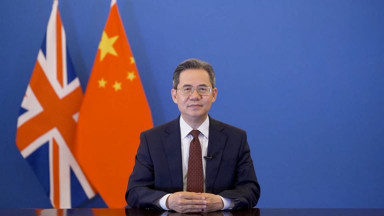 Ambasadorul Chinei în Regatul Unit are interdicție de-a intra în clădirea Parlamentului de la Londra. Care este motivul