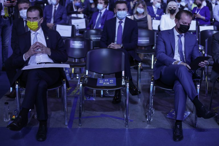 Cîțu, huiduit de oamenii lui Orban la congresul PNL. „Sper că nu așa arată disperarea”