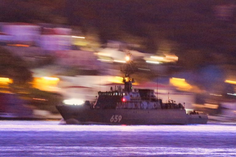 Rusia își întăreşte flota de luptă din Marea Neagră cu un dragor fioros. Ce „superputeri” are „Vladimir Emelyanov”