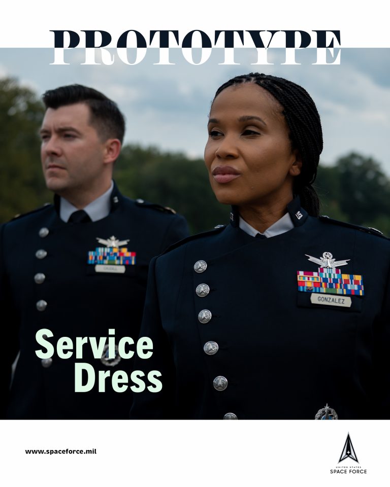 Noile uniforme ale Forțelor Spațiale americane seamănă cu cele din Star Trek