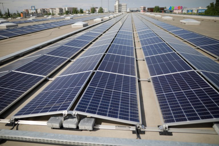 IEA: Regenerabilele vor detrona cărbunele în 2025 devenind principalul producător de electricitate