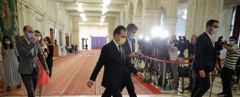 Război de tranșee în Parlament. Cum împing Orban și Dragu votarea moțiunii de cenzură
