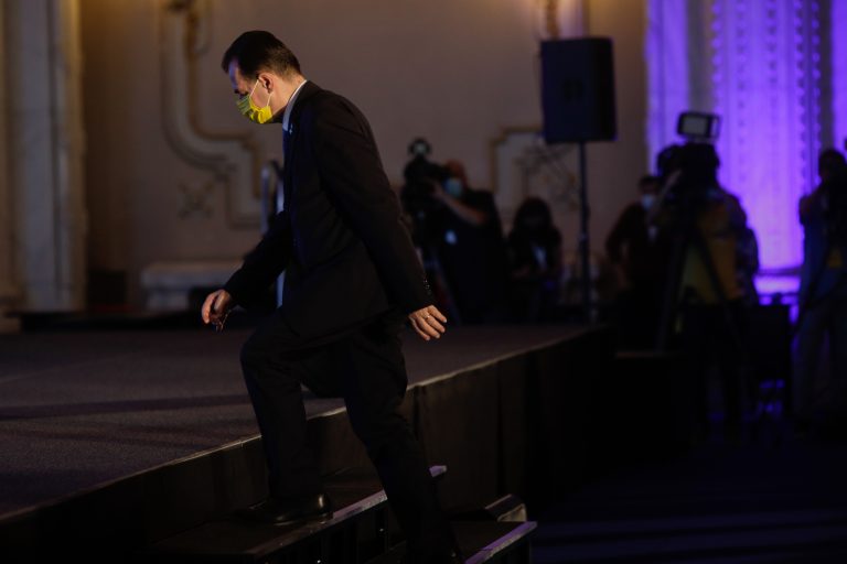 Orban nu exclude varianta creării unei noi construcţii politice