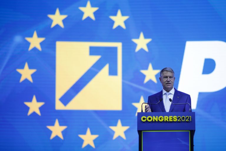 VIDEO | Klaus Iohannis, la Congresul PNL: Nu există niciun motiv real ca premierul să fie demis sau să își dea demisia / Nu a fost o campanie internă aşa cum ne-am fi dorit. S-au spus lucruri grave